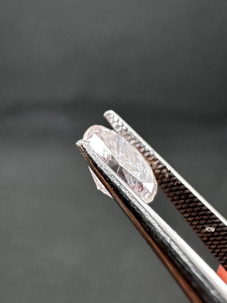 1 pcs Diamante - 1.03 ct - oval, corte misto - Cor de rosa acastanhado claro elegante - I3 (piqué) #2.1