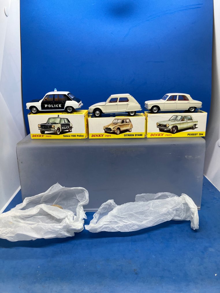 Dinky Toys 1:43 - Modelauto - Peugeot 203, Simca 1100 Police, Citroën Dyane #1.1