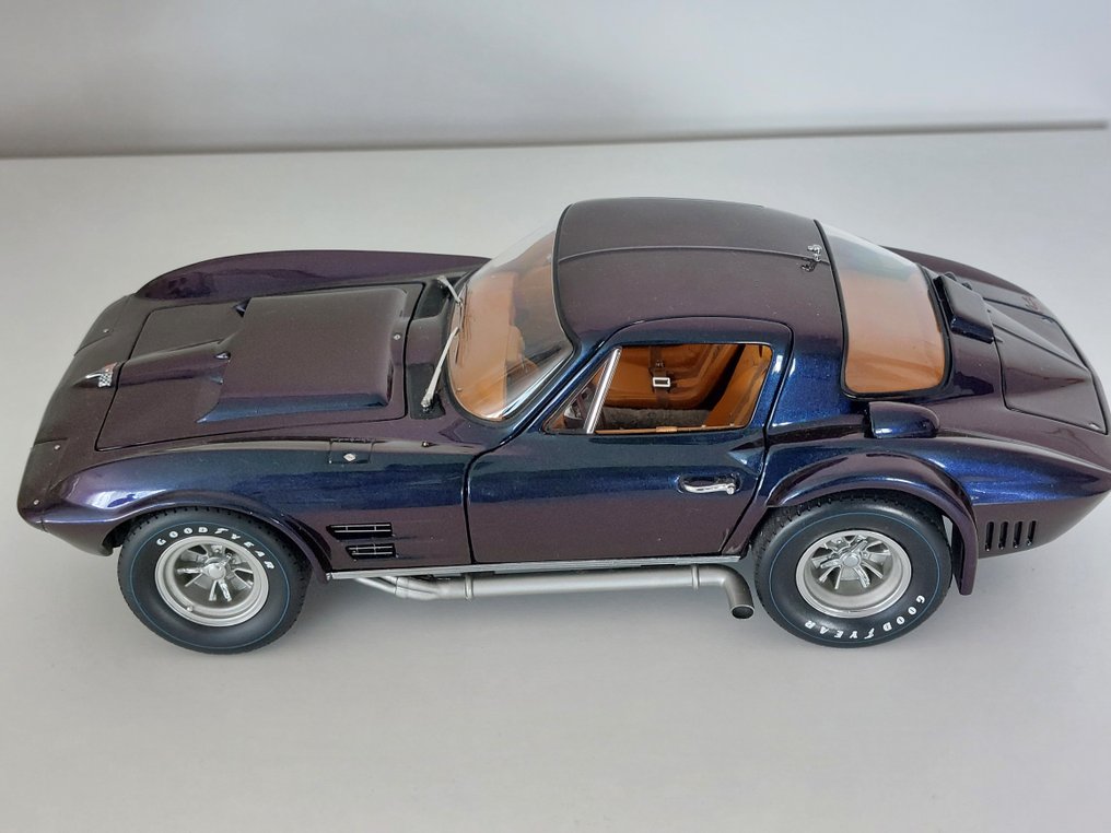 Exoto 1:18 - Voiture miniature - Exoto - 1963-65 Exoto Corvette Grand Sport Coupe #1.1