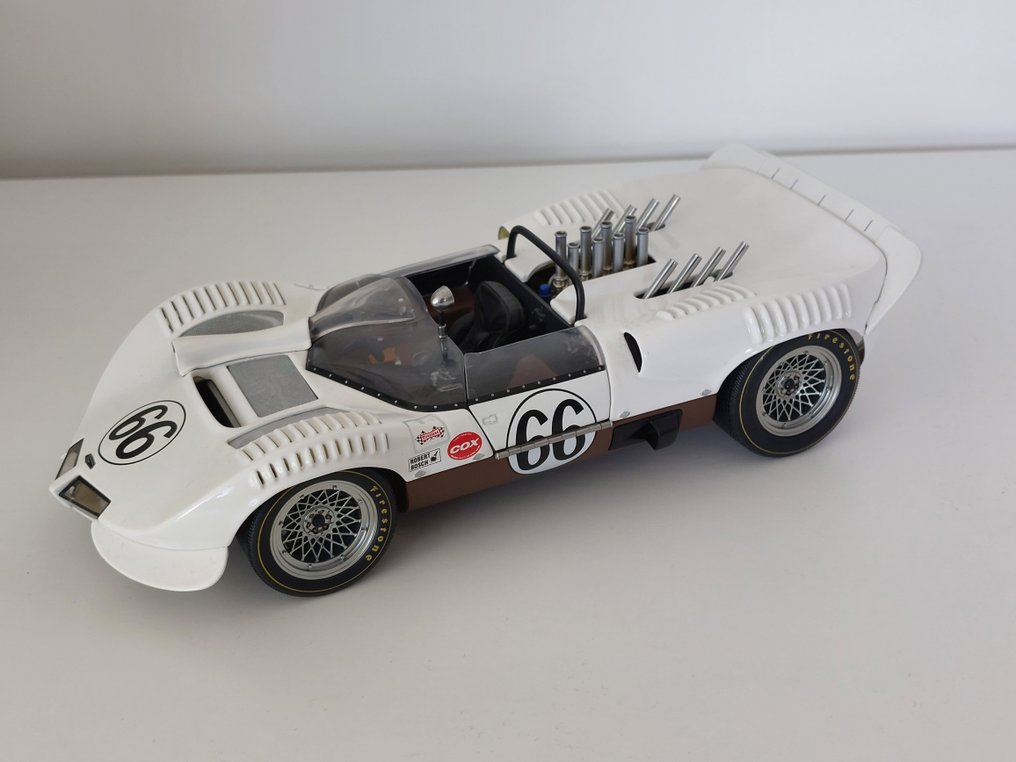 Autoart 1:18 - Modell autó - Chapparal - 2 Sport Racer N 66 - Győztes USRRC 1965 J. Hall #2.2