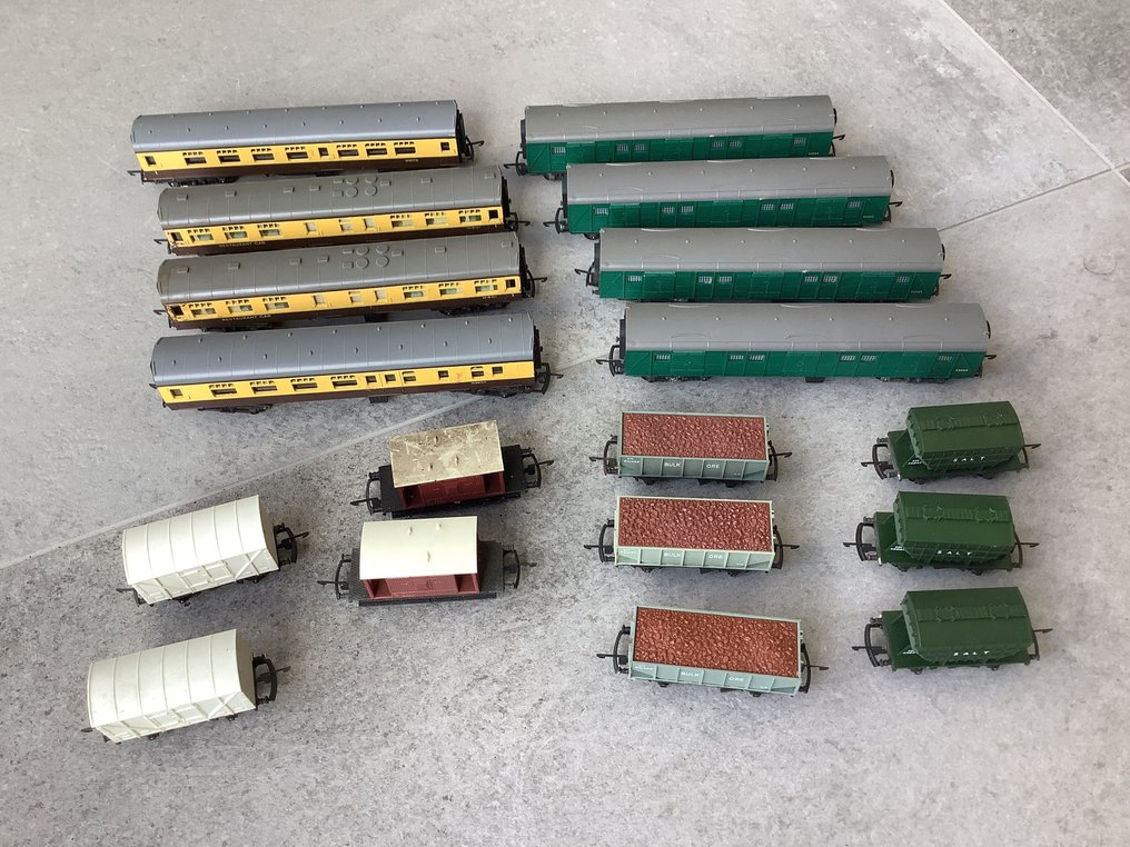 triang 00 - Model train freight carriage (18) #1.1