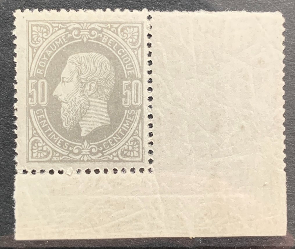 Bélgica 1875 - 50c Gris, Leopoldo II, sello de esquina con borde de hoja - OBP 35 #1.1