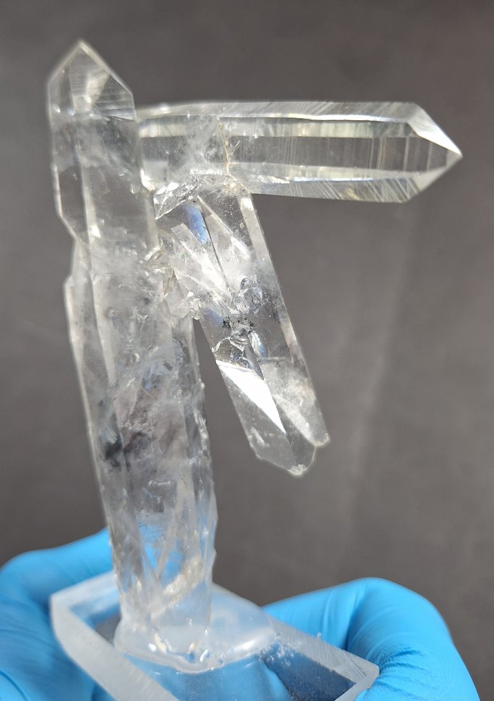 Zeldzaam bitumen in kwarts Kristalcluster - Hoogte: 10 cm - Breedte: 5 cm- 96 g #2.1