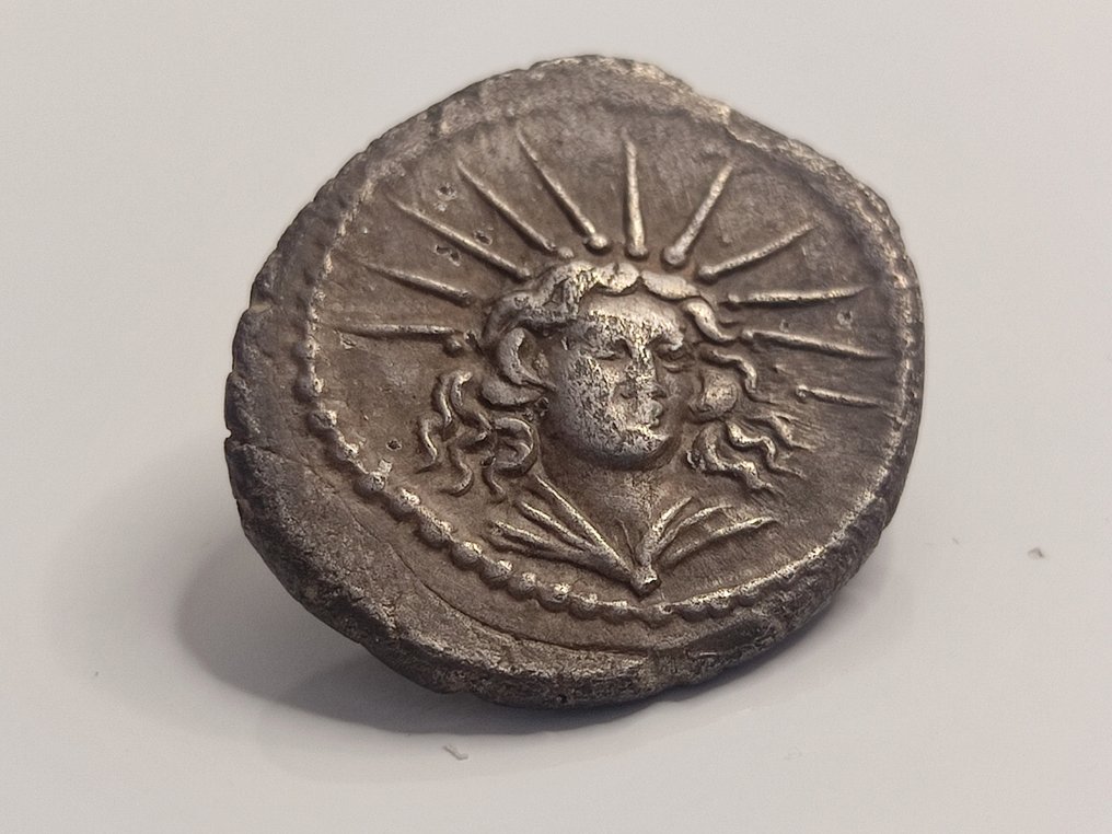 Romerska republiken. L. Mussidius Longus, 42 BC. Denarius Rome #2.1