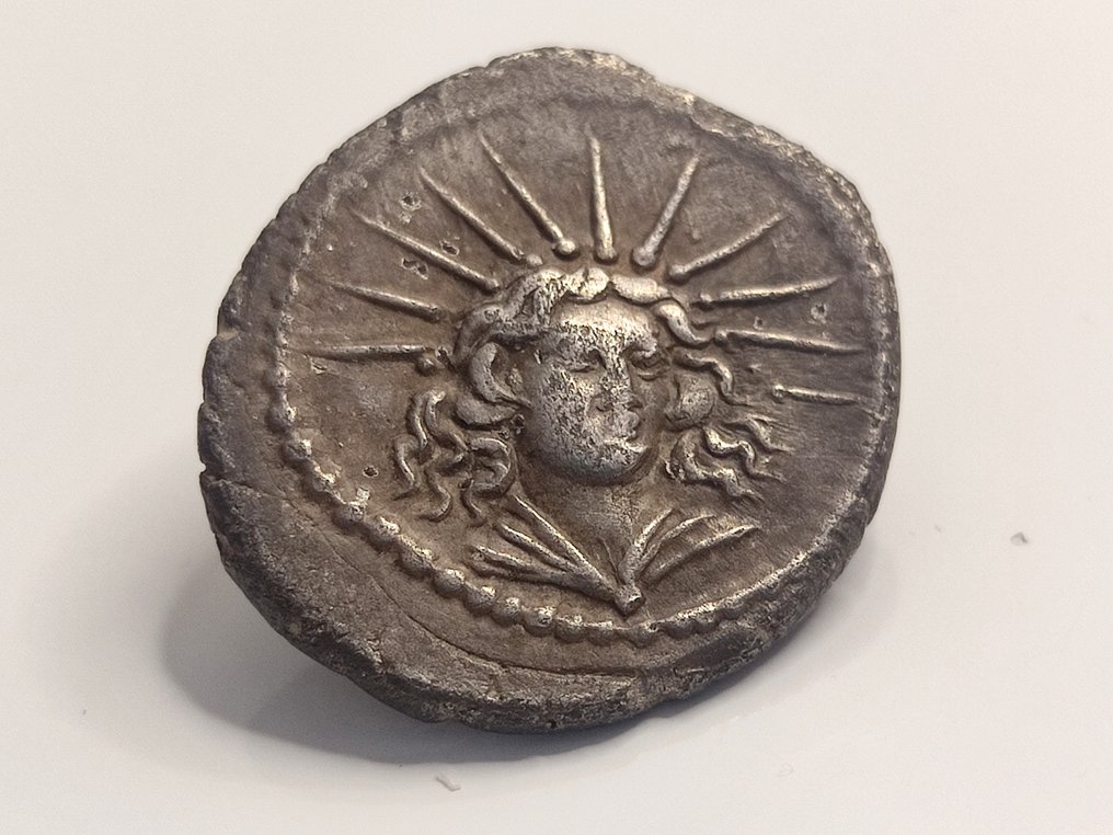 Römische Republik. L. Mussidius Longus, 42 BC. Denarius Rome #3.1