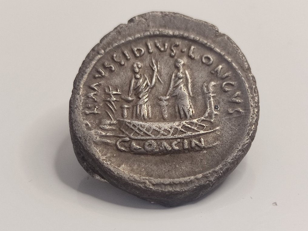Romeinse Republiek. L. Mussidius Longus, 42 BC. Denarius Rome #1.1