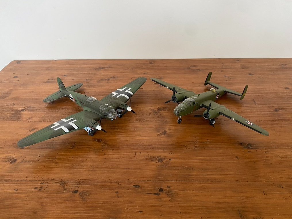 Armour 1:48 - Oorlogsvliegtuig  (2) -Franklin Mint Armour Heinkel HE 111 Luftwaffe, Mitchell B-25 Armour #1.1