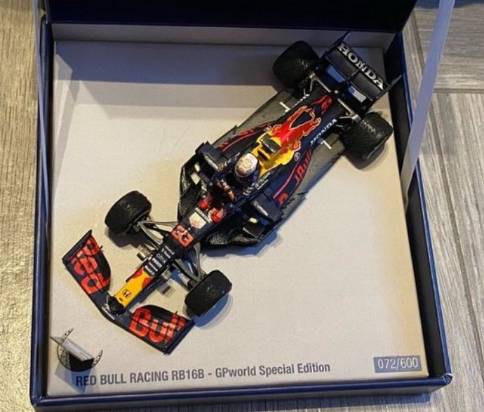 Red Bull Racing series 1:43 - Sportwagenmodell - Red Bull GP Francia 2021 - Formel 1 #3.2