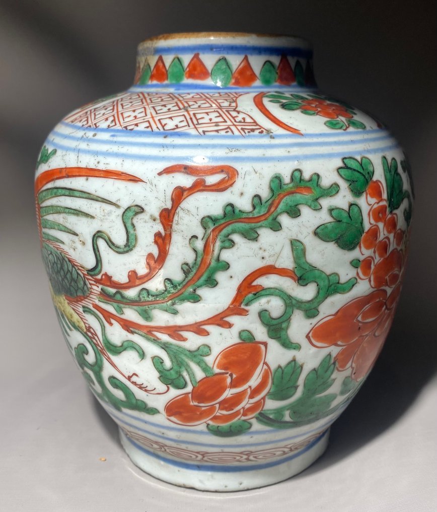 Jengibre decorado con un fénix y flores. - Porcelana - China - Periodo transicional #2.1