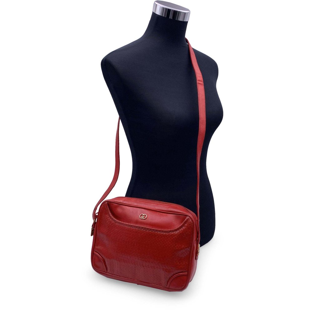 Gucci - Vintage Red Textured Leather Shoulder Messenger Bag - Axelremsväska #1.2