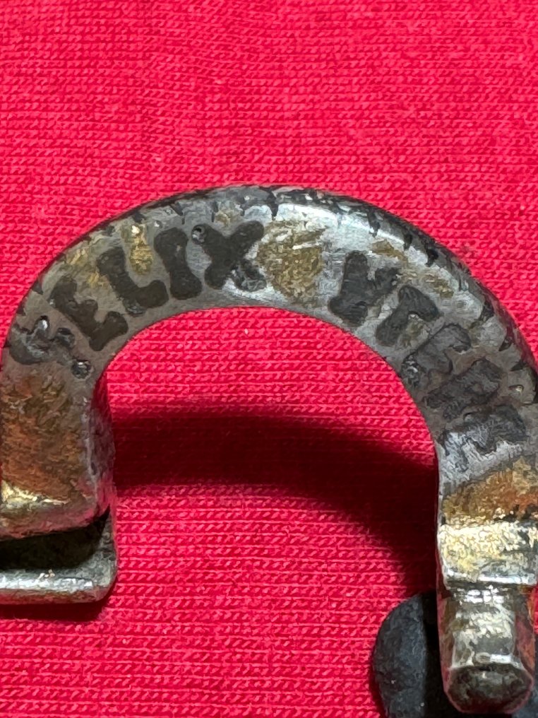 Römisches Reich gilded silver Fibula, - eingravierter Inschrift UTERE FELIX - 49 mm #1.2