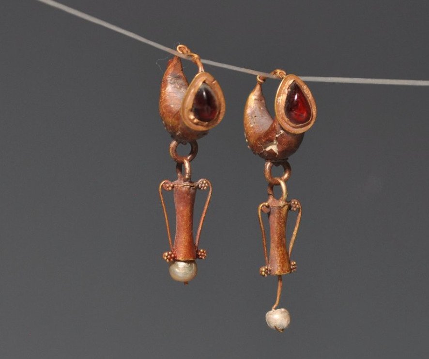 Römisches Reich Gold Ohrringe mit amphorenförmigen Tropfen und Perlen - 3.8 cm #1.1