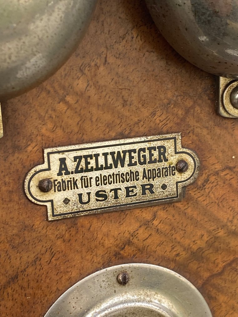 A. Zellweger - Analoges Telefon - Holz #2.1