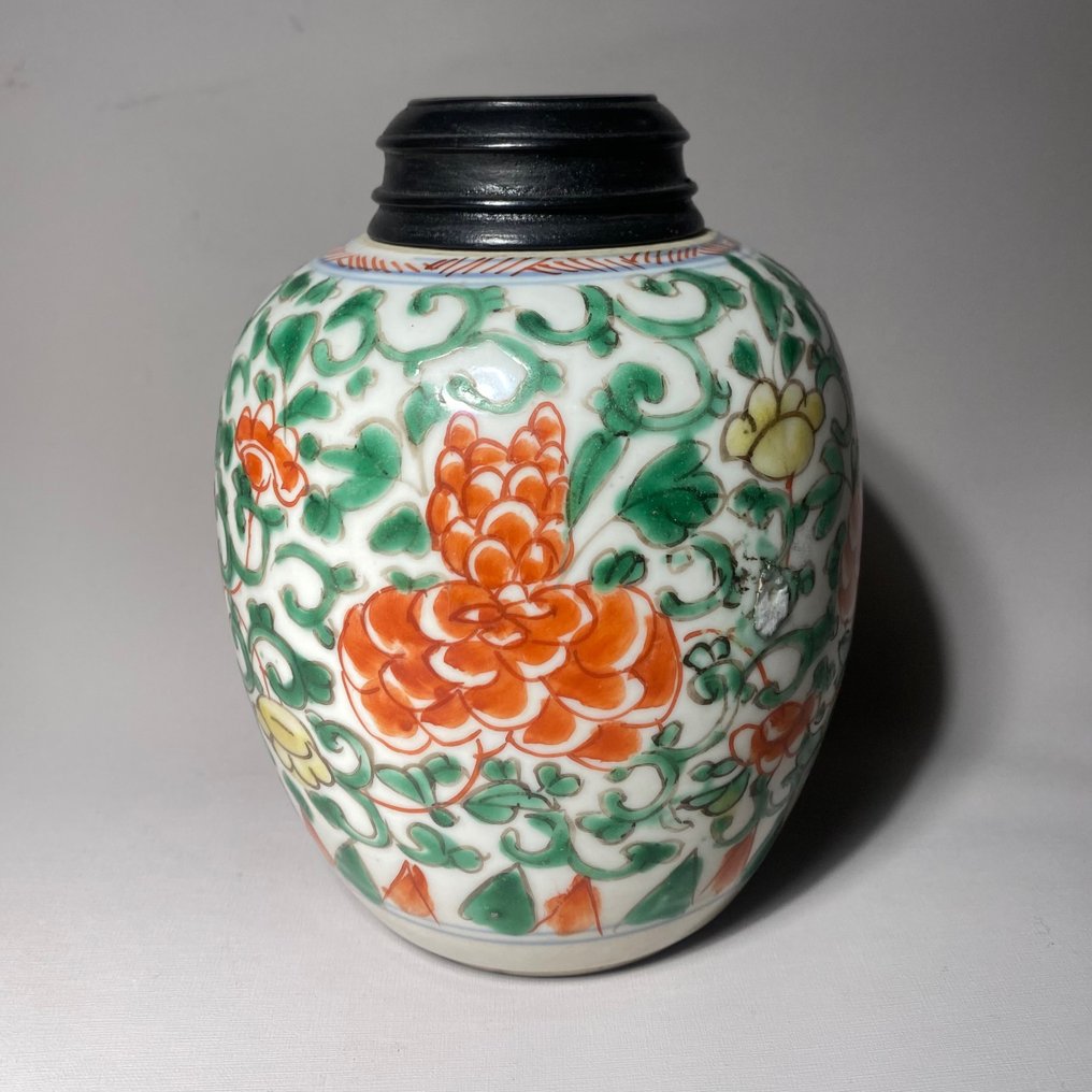 Mała doniczka imbirowa z dekoracjami kwiatowymi - Porcelana - Chiny - Transitional Period #1.1