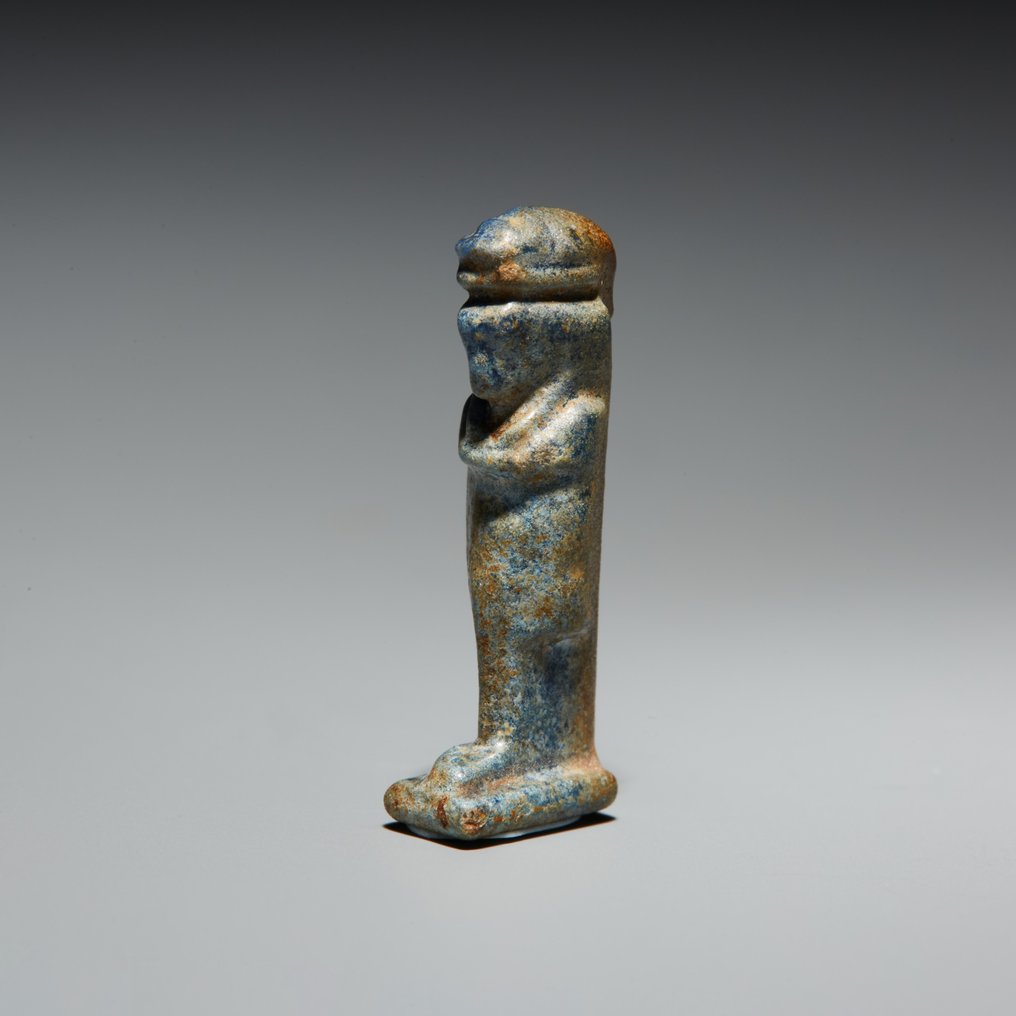 Oldtidens Egypt Lapis lazuli Amulettgudinne selkis selket. Sen periode, 664 - 332 f.Kr. 2 cm høyde. #2.1