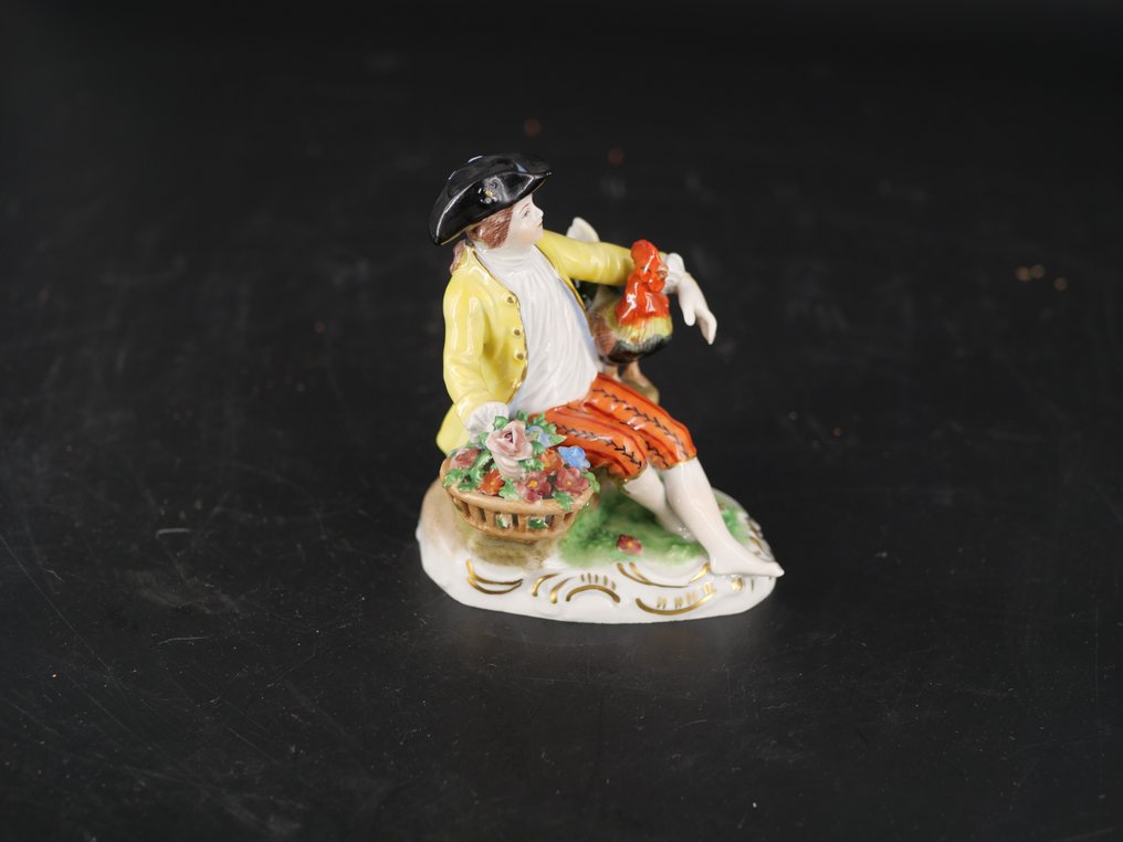 Carl Thieme, Sächsische Porzellan-Manufaktur Dresden - Figurină - le galant au panier -  #1.1