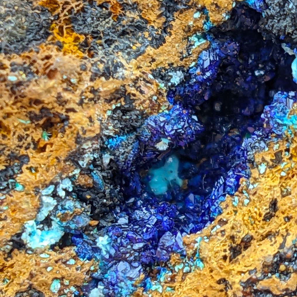 BLAUWE AURICALCITE en AZURITE, Sardinië, TOPKLEUR Kristallen op matrix - Hoogte: 51 mm - Breedte: 48 mm- 76.02 g #1.2