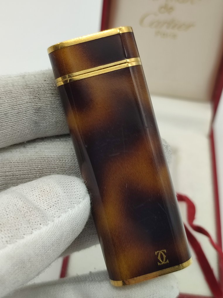 Cartier - Brown Chinese Lacquer & Gold Plated * with box * - Lighter - Plakett eller #1.2