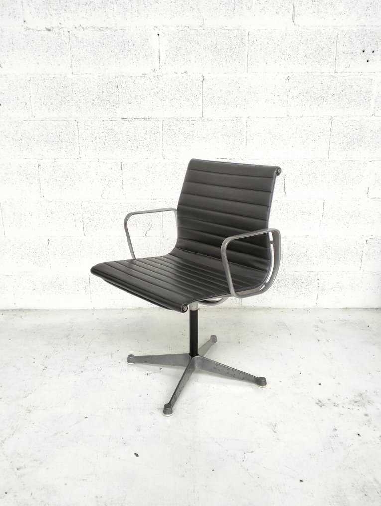 Herman Miller - Charles Eames, Ray Eames - 办公椅 - 皮革, 铝 #1.1