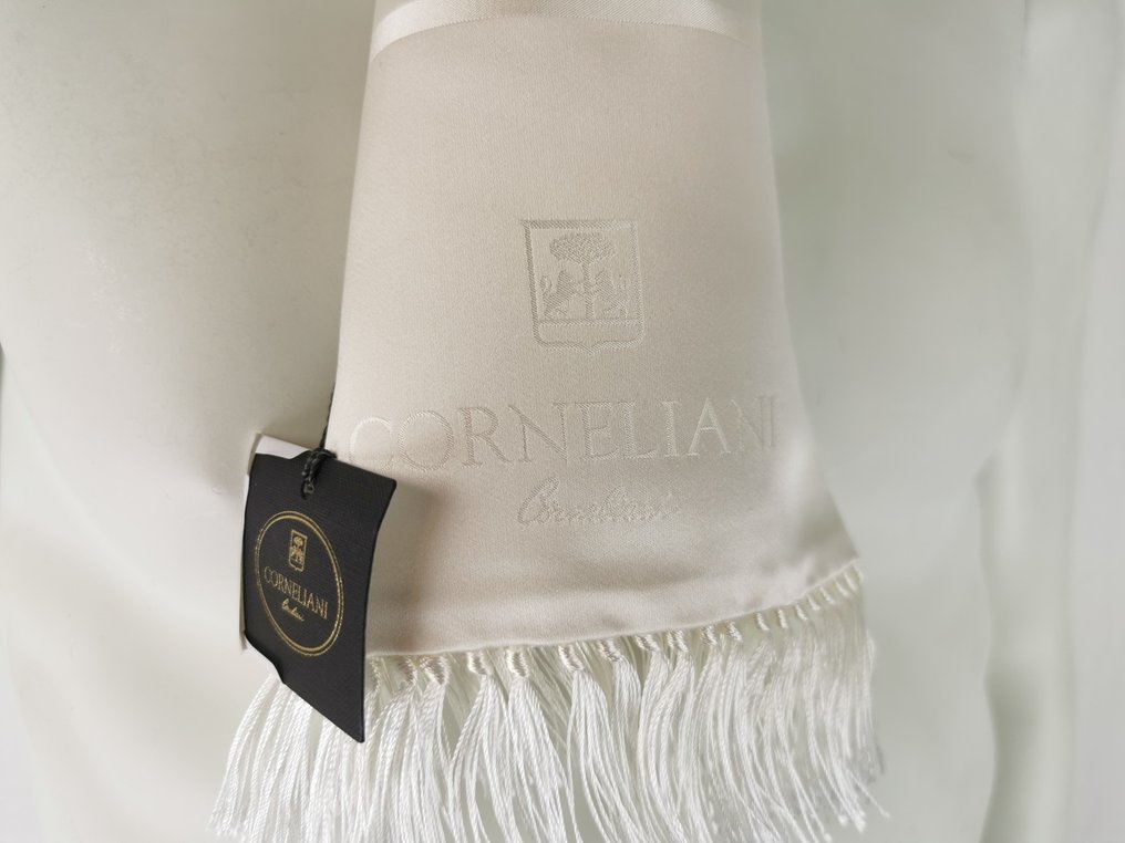 Corneliani - NEW, 100% Silk - Halstuch #4.3