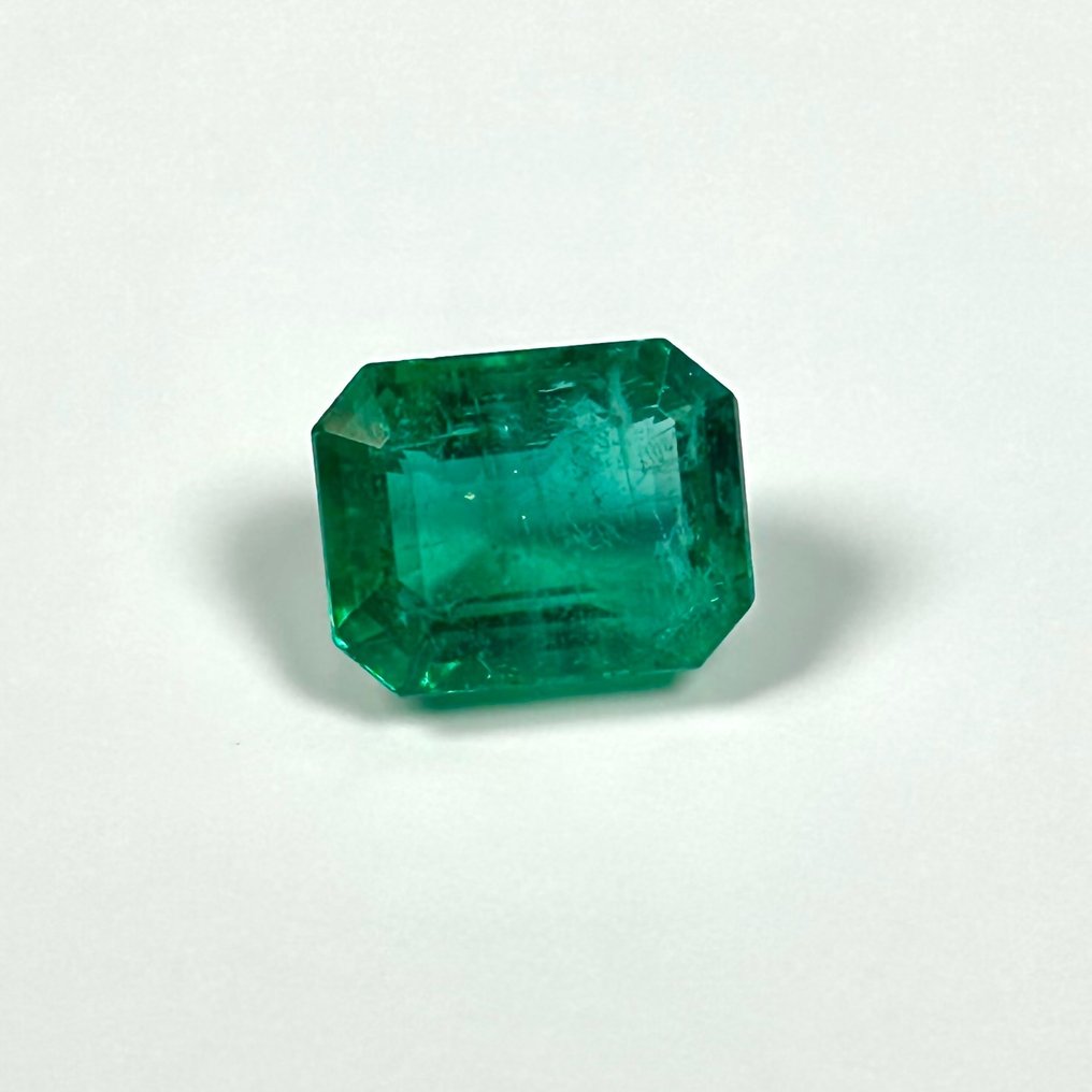 Green Emerald - 2.13 ct #2.1