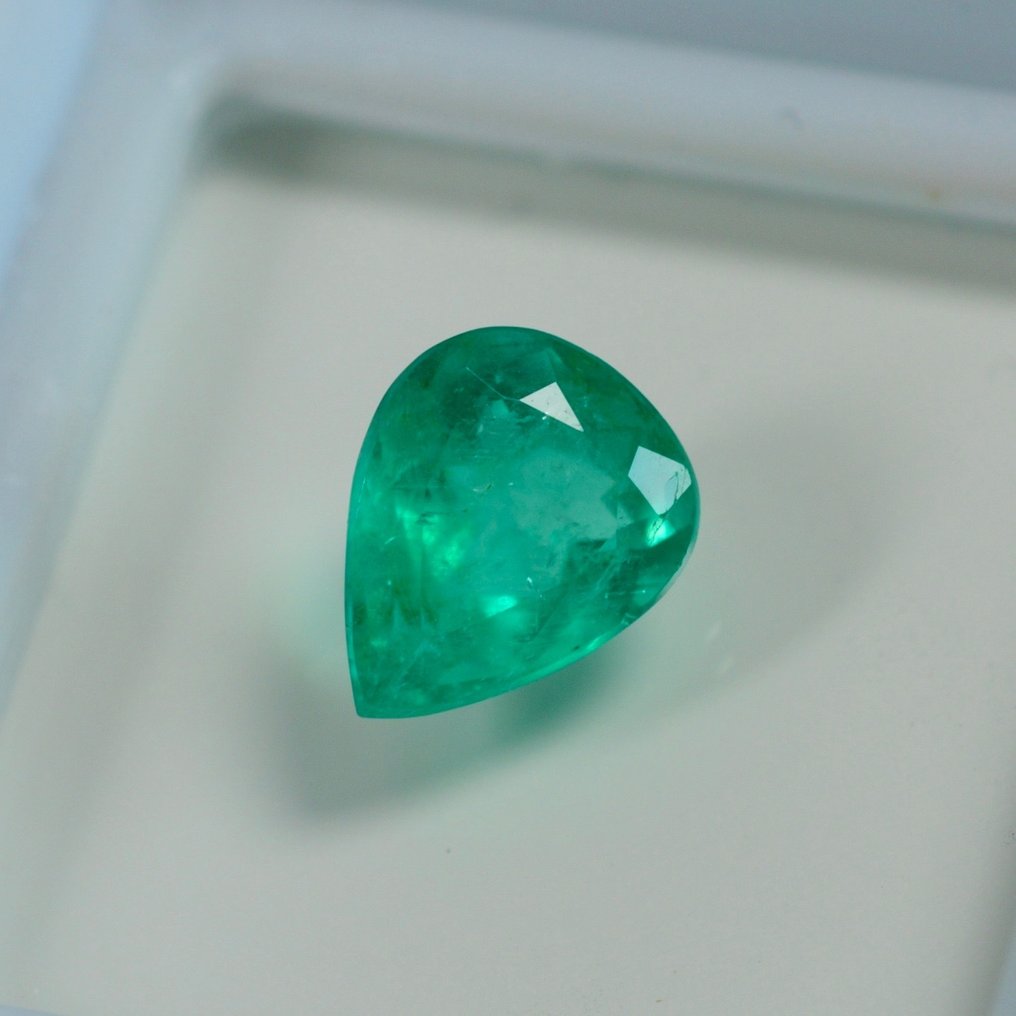 Green Emerald - 1.49 ct #1.1