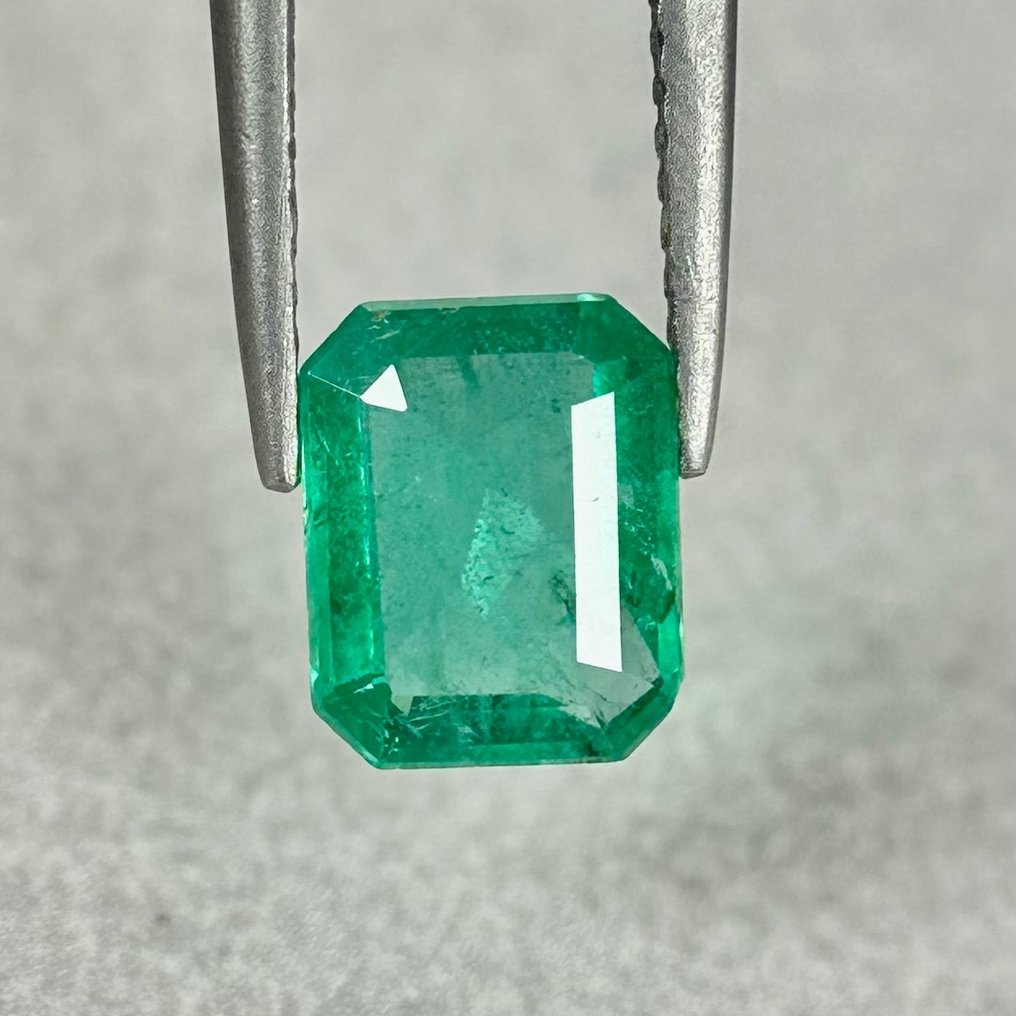 Green Emerald - 1.43 ct #1.1