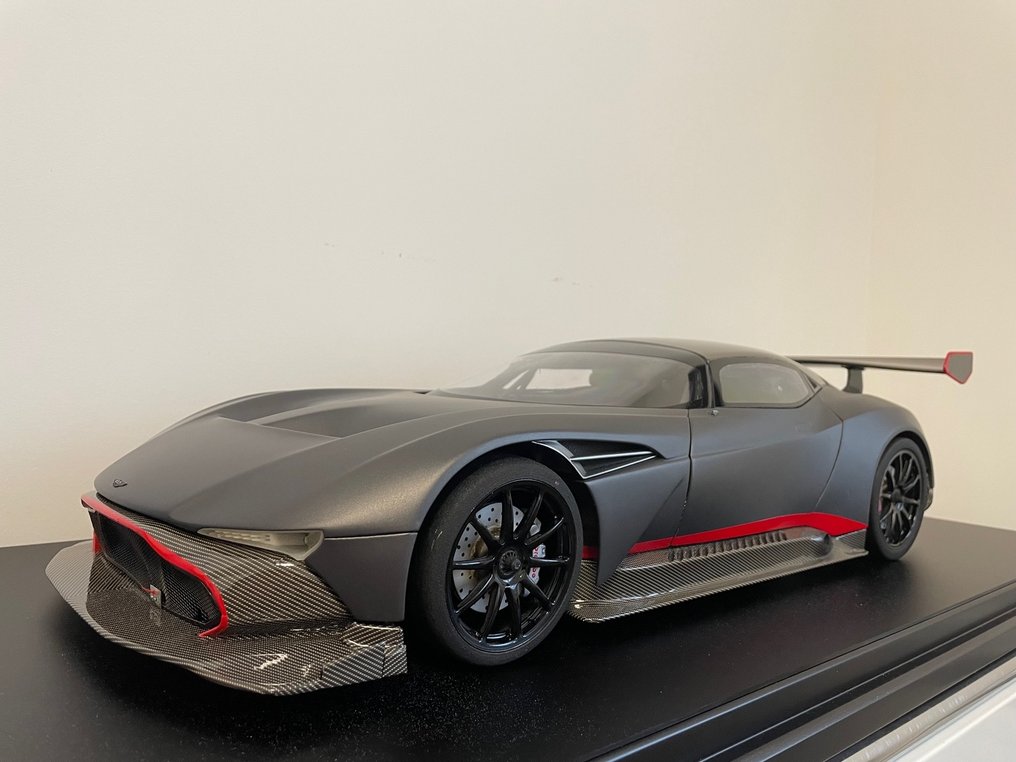 1:8 - Model car - Aston Martin Vulcan Limited Edition of 2 only #2.2