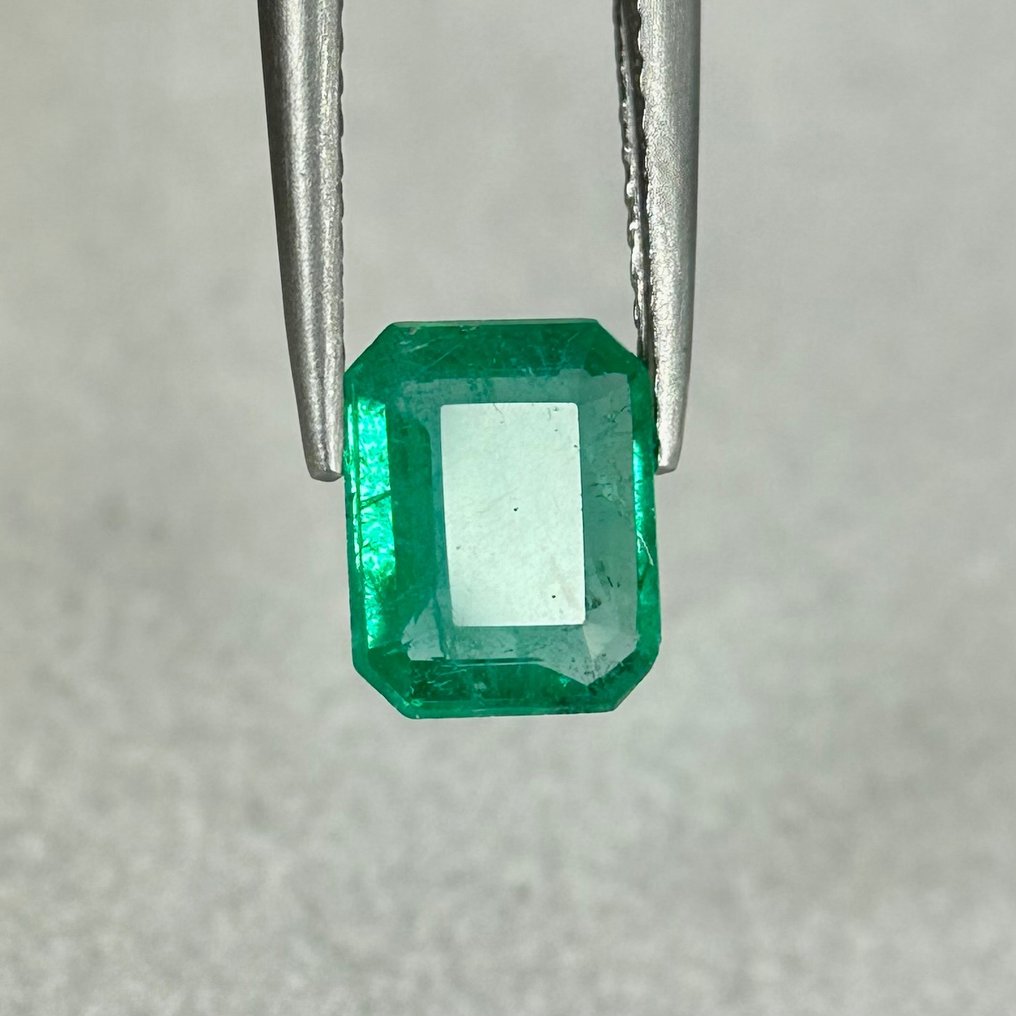 Green Emerald - 1.43 ct #1.2