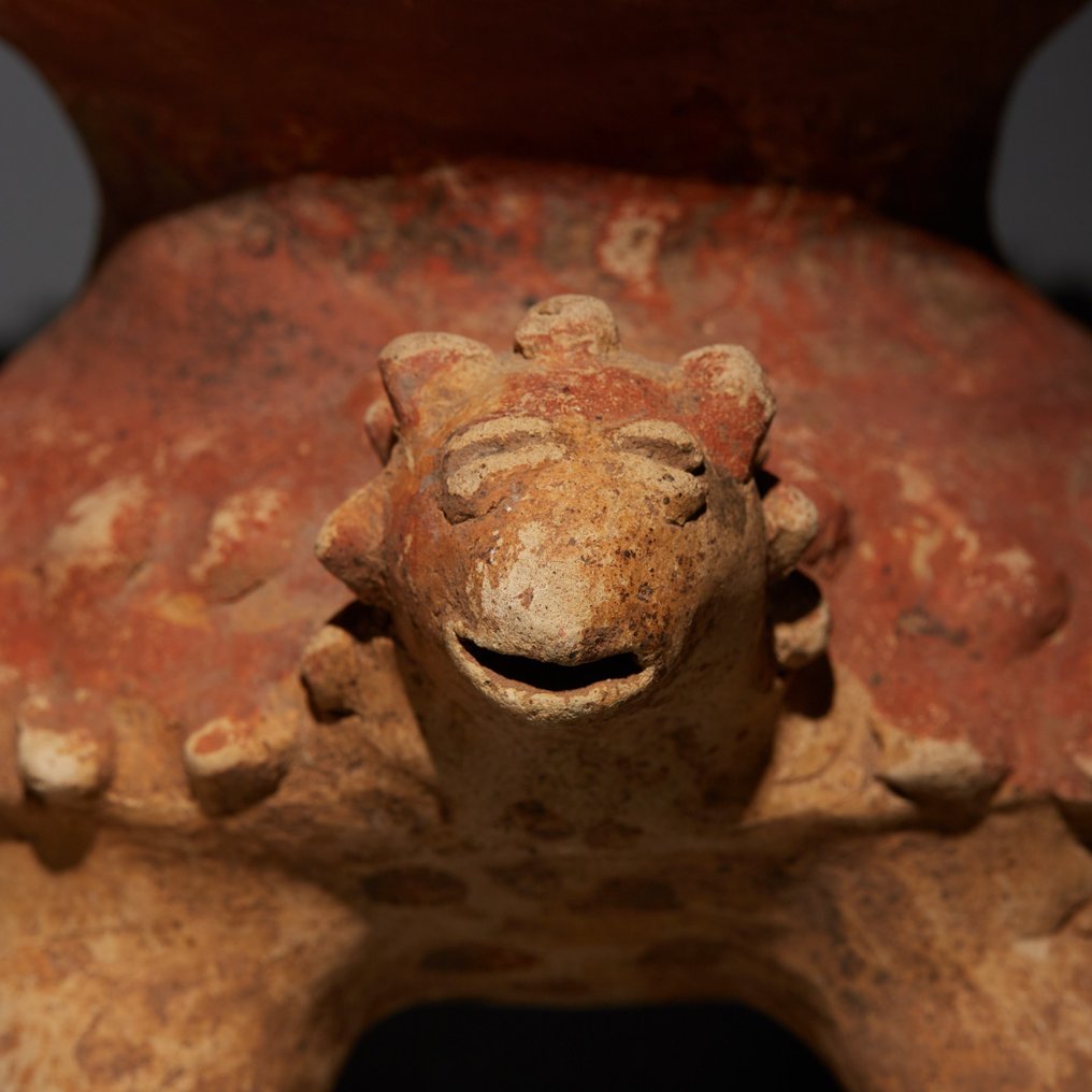 Jalisco, det vestlige Mexico Terrakotta Beholder med skildpaddeformet bund. 200 f.Kr. - 200 e.Kr. 19 cm højde. Spansk importlicens. #1.2