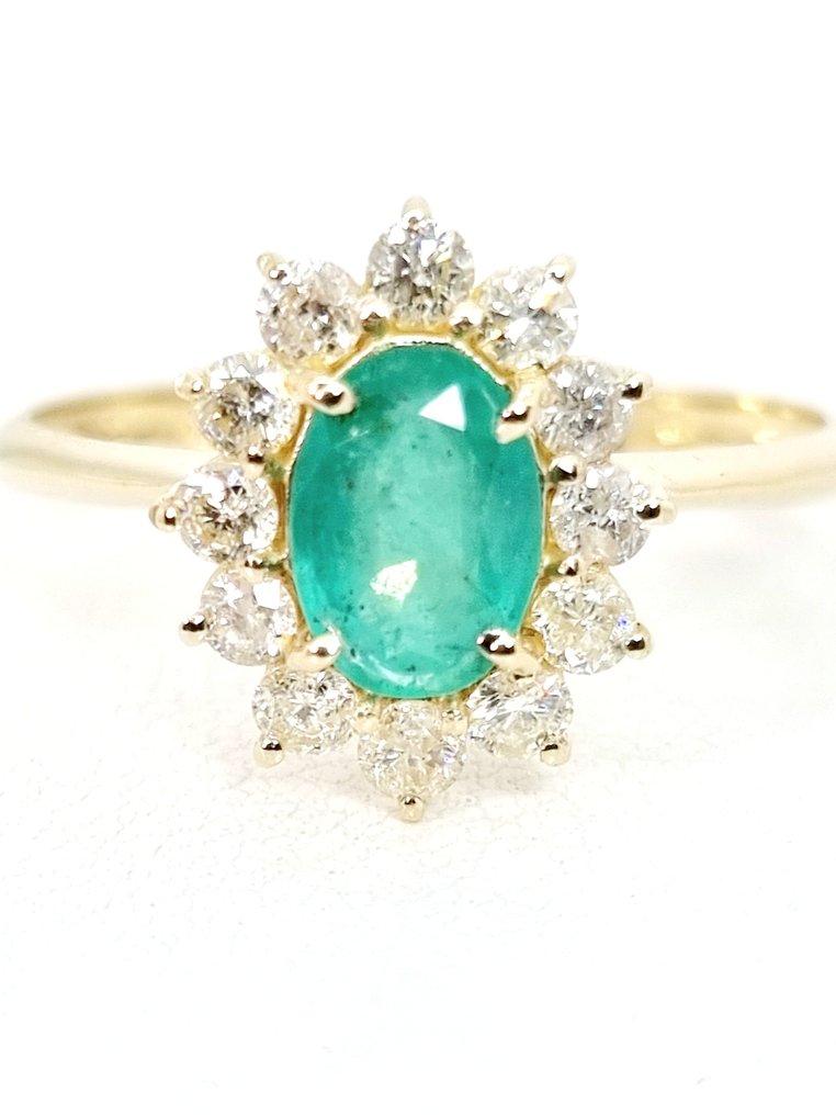 Ingen mindstepris - Ring - 9 kt. Gulguld Smaragd - Diamant #1.1