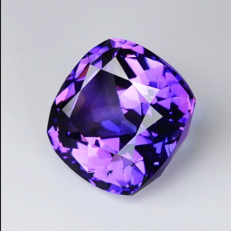 Violet Tanzanite  - 13.00 ct - Gem research Swiss Lab (GRS) - *No Heat* - Vivid Purple #1.2
