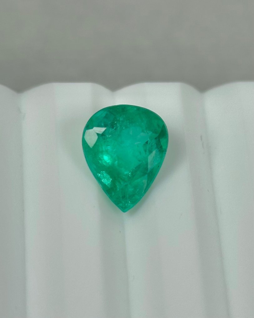 Green Emerald - 1.49 ct #2.2