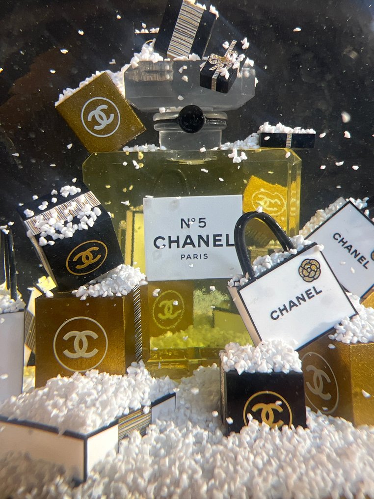 Chanel - Snekugle XXL Snow Globe #2.1