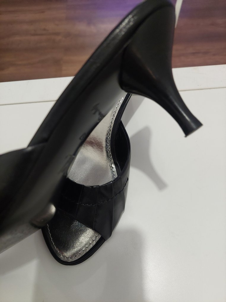 Louis Vuitton - Sandalen - Größe: Shoes / EU 37 #2.1