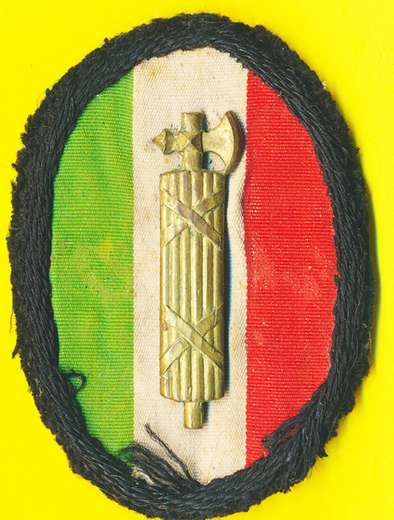 Italien - Rangorden - Squadrismo Marcia su Roma scudetto camicia nera fascio metallico - 20. - først i (2. verdenskrig) #2.1