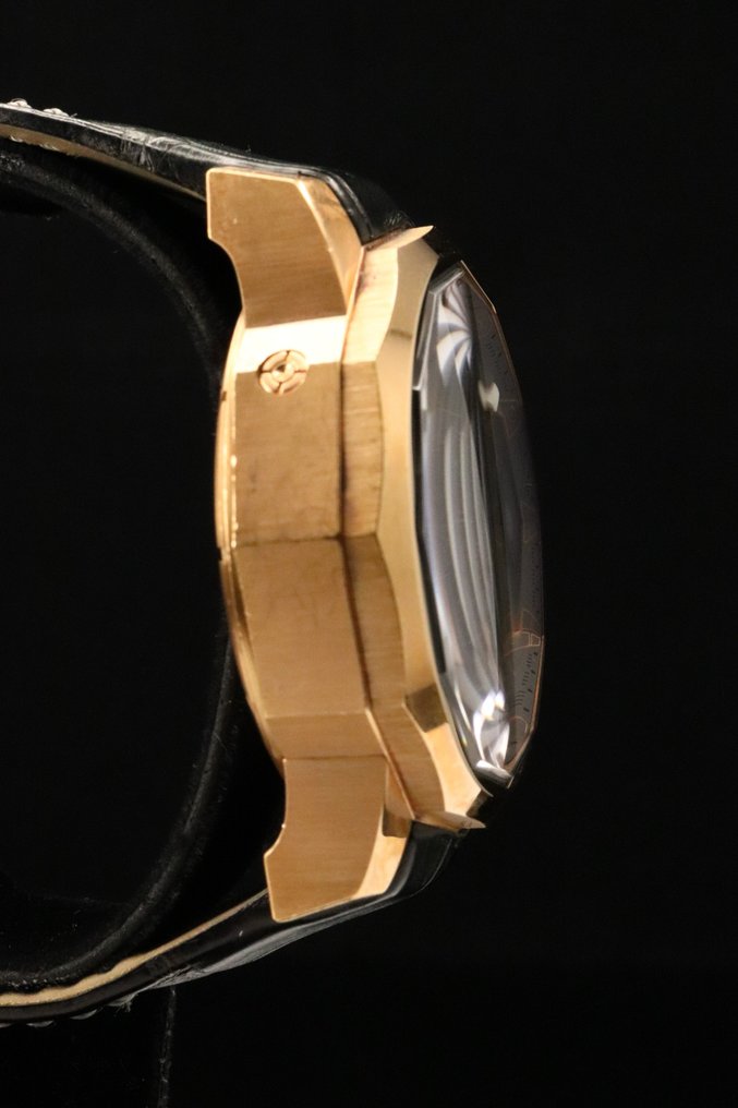 Corum - Admirals Cup Challenge Chronograph - 753.771.55/0081-AK16 - Herre - 2010-2020  #3.2