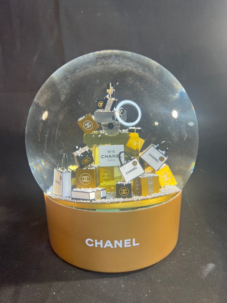 Chanel - Snekugle XXL Snow Globe #1.1