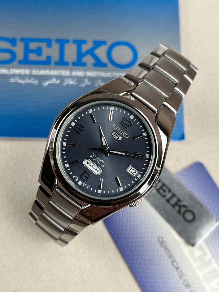 Seiko 5 Automatic Day Date No Reserve Price SNK621K1 Men 2011 present auction online Catawiki