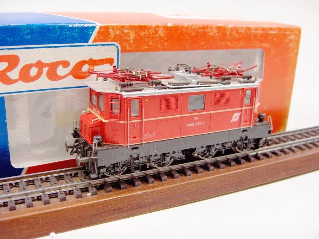 Roco H0 - 43700 - Locomotiva elétrica (1) - 1045 - ÖBB #1.1