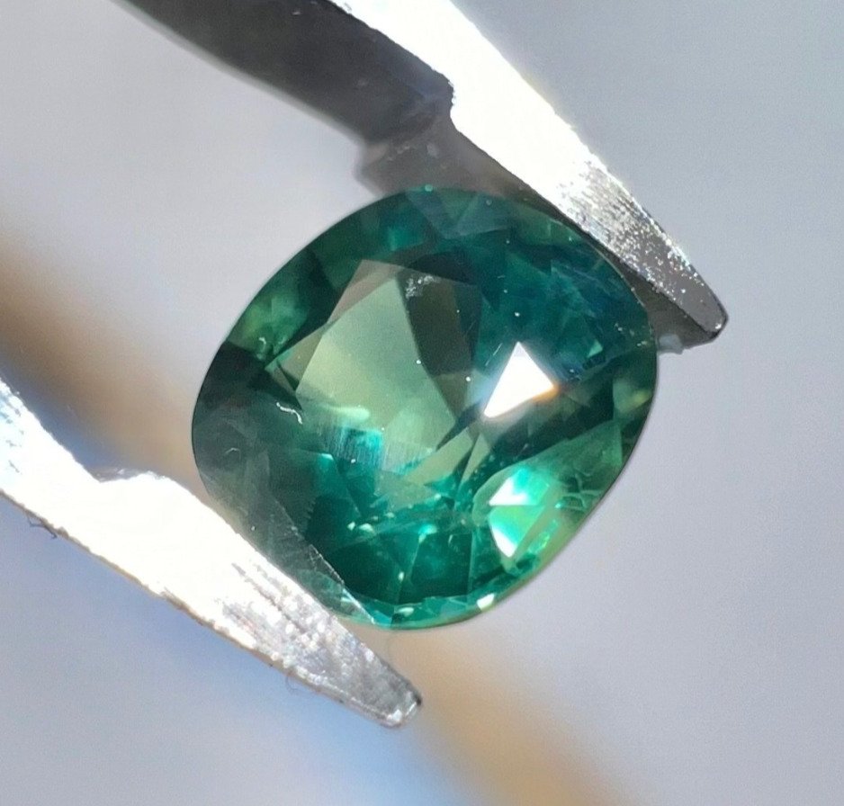 1 pcs  Green Sapphire  - 1.06 ct - Antwerp Laboratory for Gemstone Testing (ALGT) #1.1