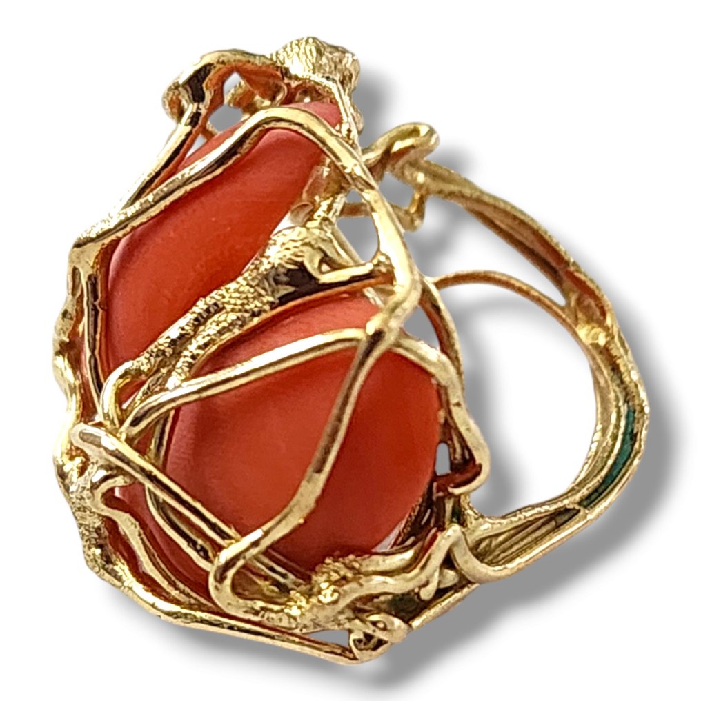 Ring Vintage Natural Coral 18K Yellow Gold Cocktail Ring #2.1