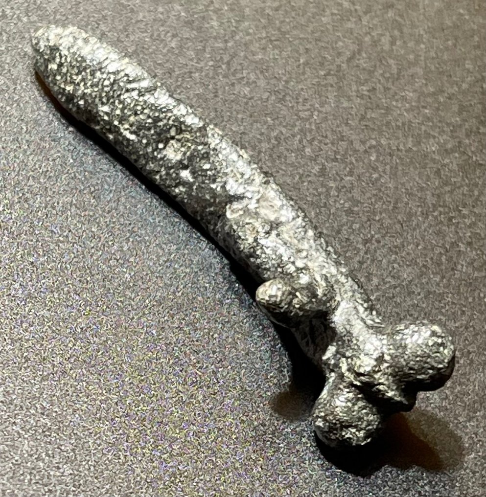 Romerska antiken Brons Amulett formad som en Phalus (Längre som vanligt) - Symbol för erotik och fertilitet. Med en #2.1