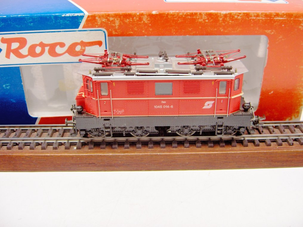 Roco H0 - 43700 - Locomotiva elétrica (1) - 1045 - ÖBB #2.1