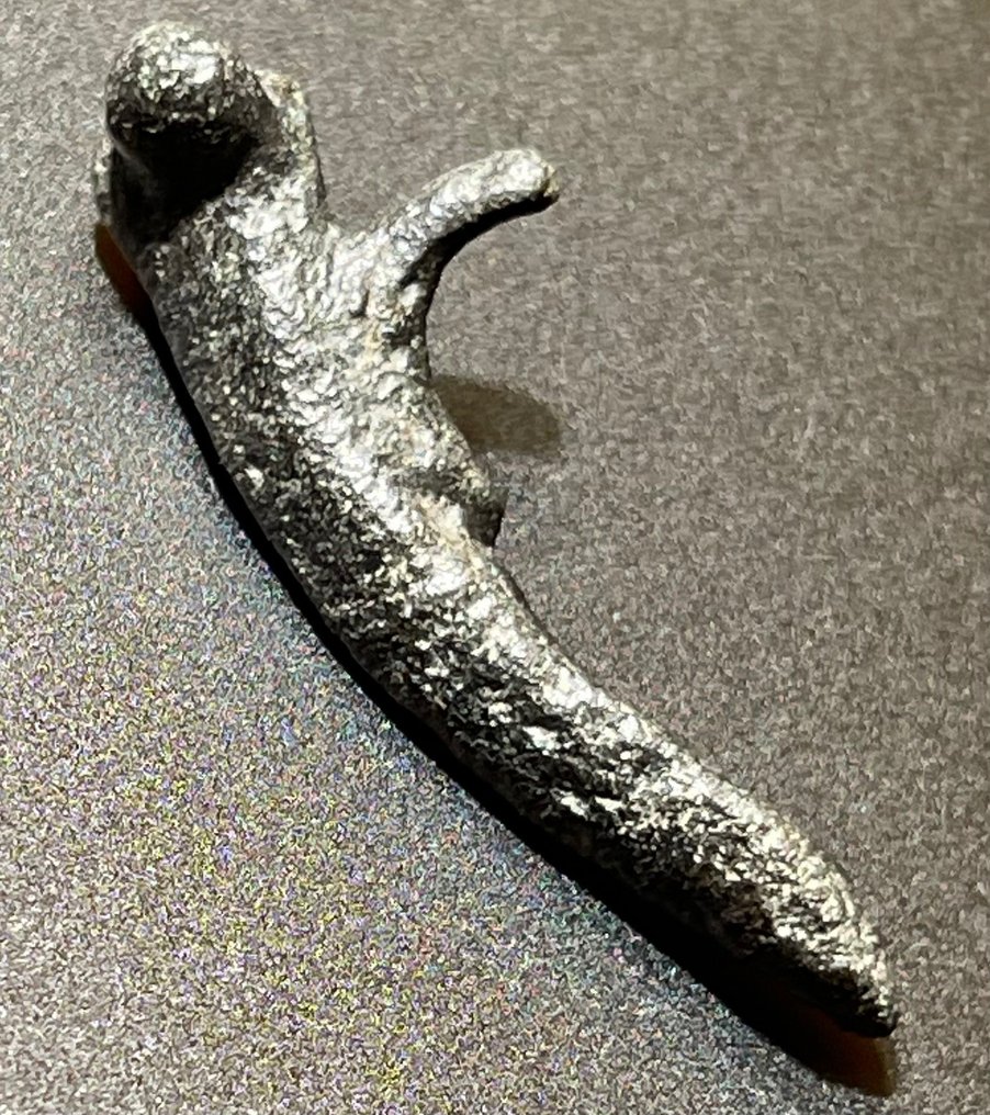 Romerska antiken Brons Amulett formad som en Phalus (Längre som vanligt) - Symbol för erotik och fertilitet. Med en #1.2