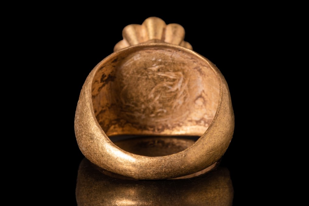 墨洛温王朝 镶有石榴石的金戒指 #3.1