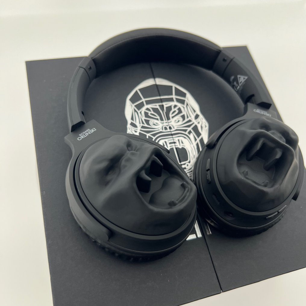 Richard Orlinski (1966) - Headphones King Kong (black) #2.1