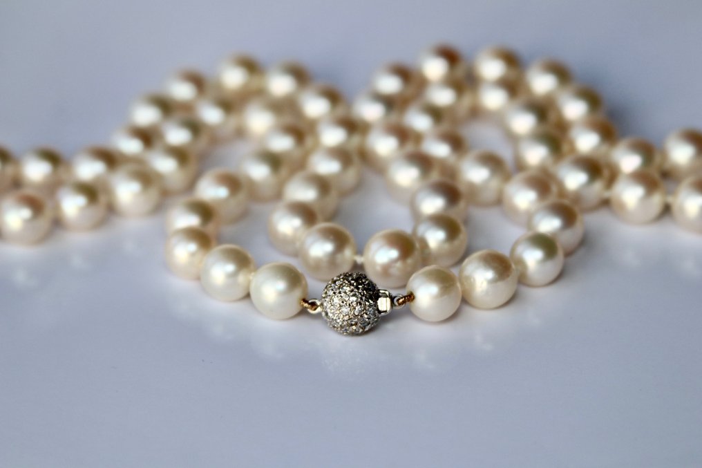 J. Köhle, Pforzheim Japanese sea/saltwater "AAA"  Akoya pearls 9.5mm - Halskjede - 14 karat Hvitt gull -  1.20 tw. Diamant #3.1