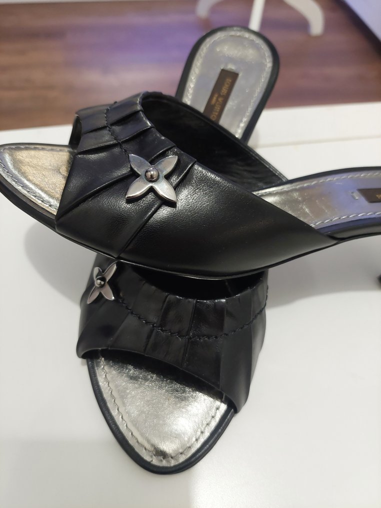Louis Vuitton - Sandalen - Größe: Shoes / EU 37 #1.2