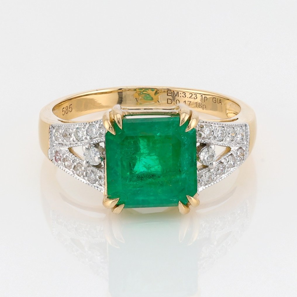 (GIA Certified) - Emerald (3.23) Cts Diamond (0.17) Cts (18) Pcs - Ring - 14 kt. White gold, Yellow gold #1.1